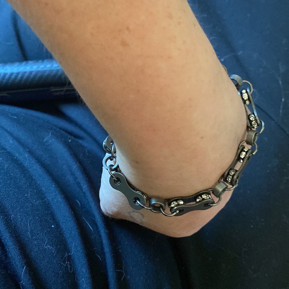 Chain bracelet with Rhinestone accents - Picture 2 of 3